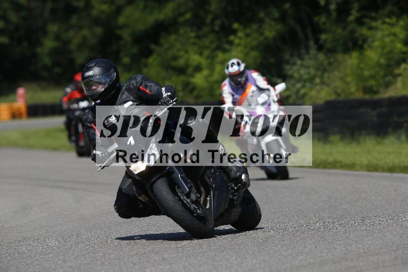 /Archiv-2024/29 12.06.2024 MOTO.CH Track Day ADR/Gruppe blau/1